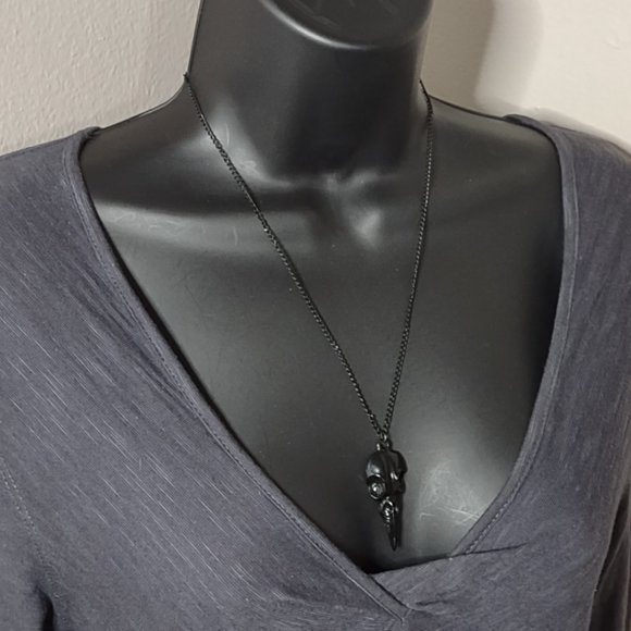 Very Awesome Black Bird Skull Pendant Necklace 20 Inches Long - Picture 11 of 12